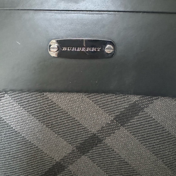 size 38 black burberry rain boots. - Picture 4 of 5